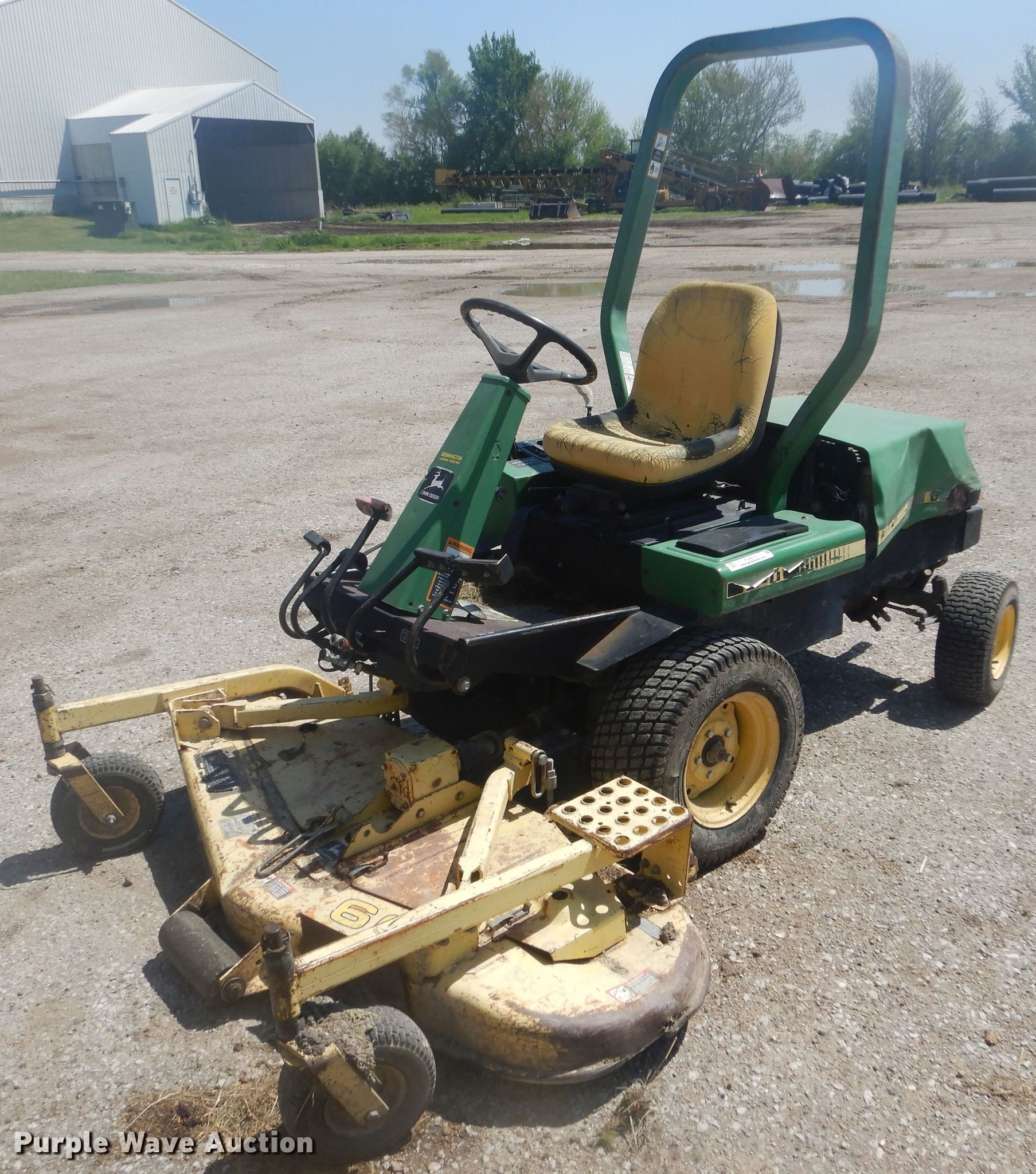 John Deere F911 lawn mower in Onawa, IA Item KS9919 sold Purple Wave