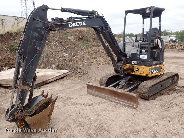 image for item DI1971 2014 John Deere 35G  mini excavator