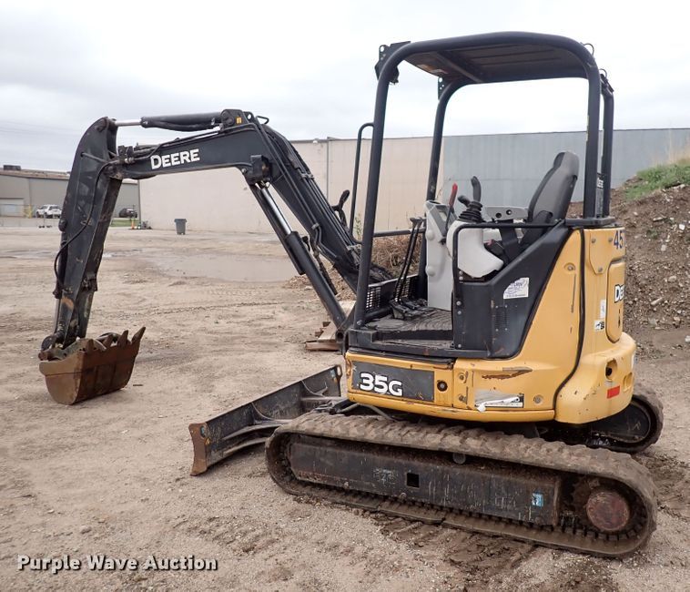 image for item DI1971 2014 John Deere 35G  mini excavator