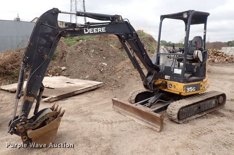 image for item DI1971 2014 John Deere 35G  mini excavator