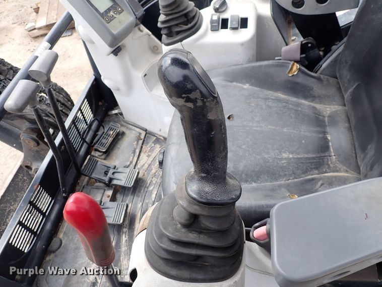 image for item DI1971 2014 John Deere 35G  mini excavator