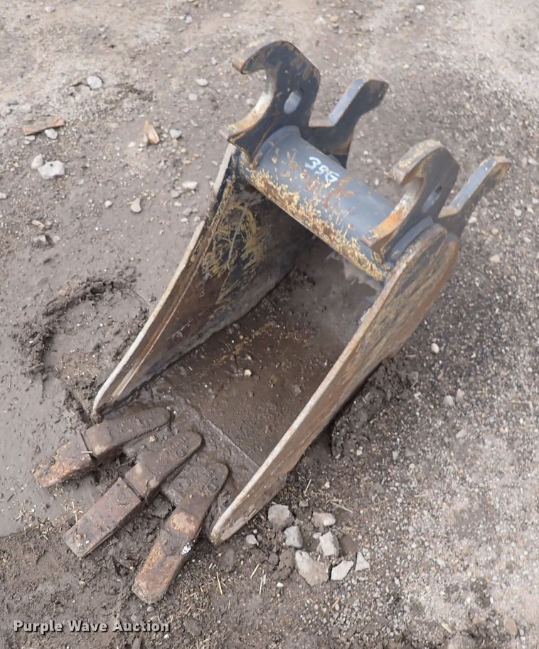 image for item DI1971 2014 John Deere 35G  mini excavator