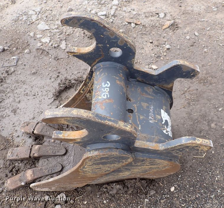 image for item DI1971 2014 John Deere 35G  mini excavator