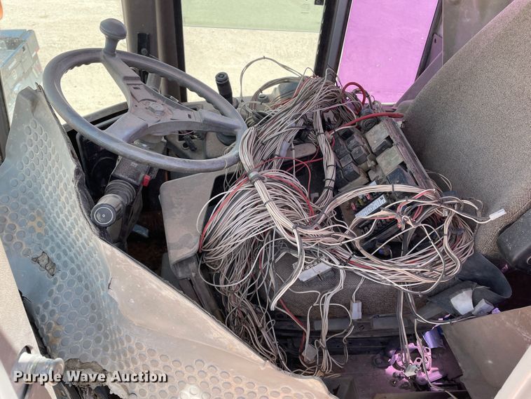 image for item DJ5123 1996 Fiat-Allis FR220.2  wheel loader