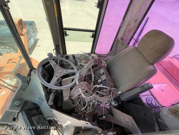 image for item DJ5123 1996 Fiat-Allis FR220.2  wheel loader