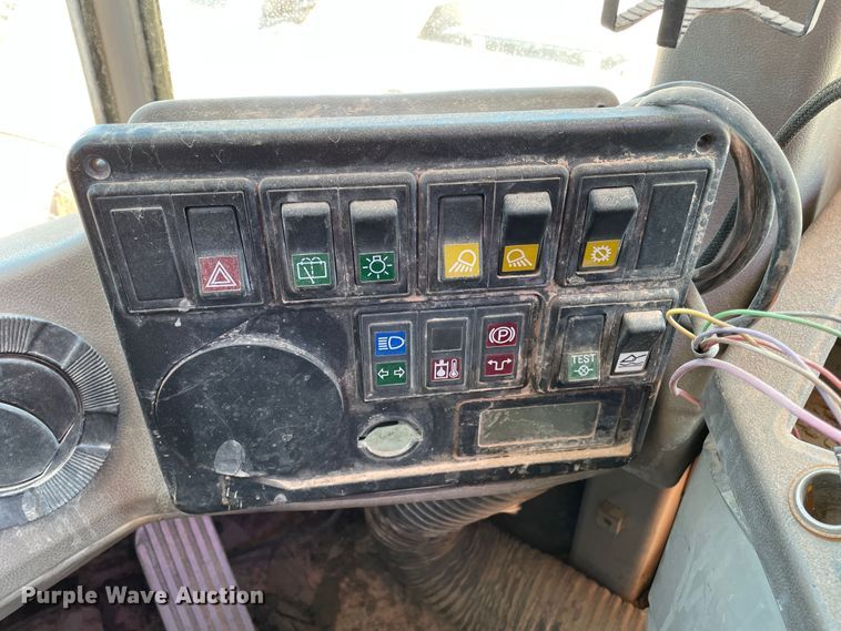 image for item DJ5123 1996 Fiat-Allis FR220.2  wheel loader