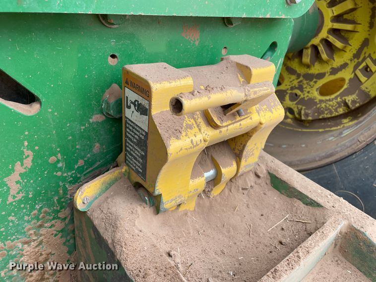 image for item DJ5128 2016 John Deere 9570R Scraper Special  4WD tractor