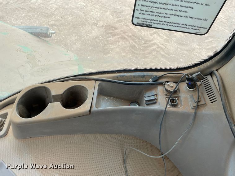 image for item DJ5128 2016 John Deere 9570R Scraper Special  4WD tractor