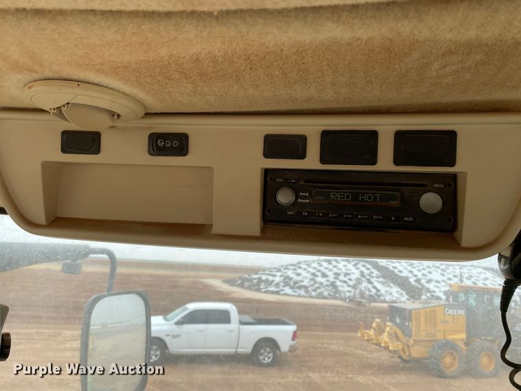 image for item DJ5128 2016 John Deere 9570R Scraper Special  4WD tractor