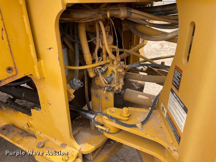 image for item DJ5132 2014 John Deere 624K  wheel loader