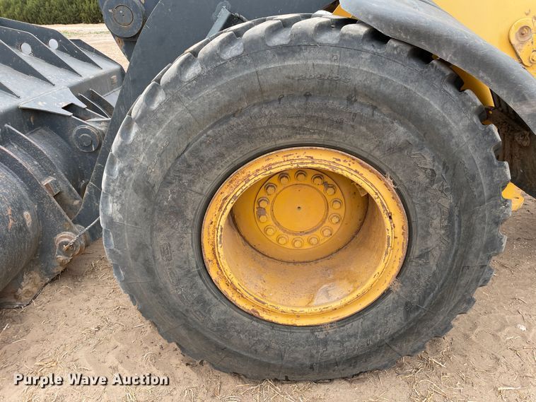 image for item DJ5132 2014 John Deere 624K  wheel loader