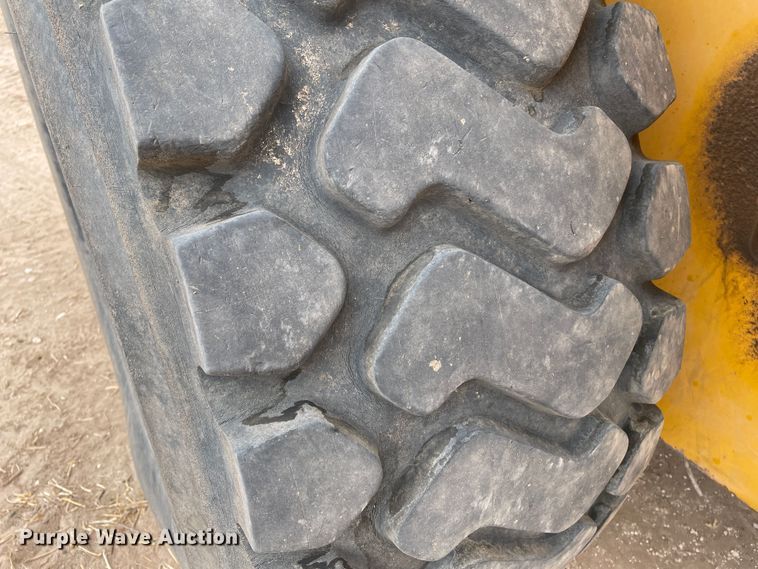 image for item DJ5132 2014 John Deere 624K  wheel loader