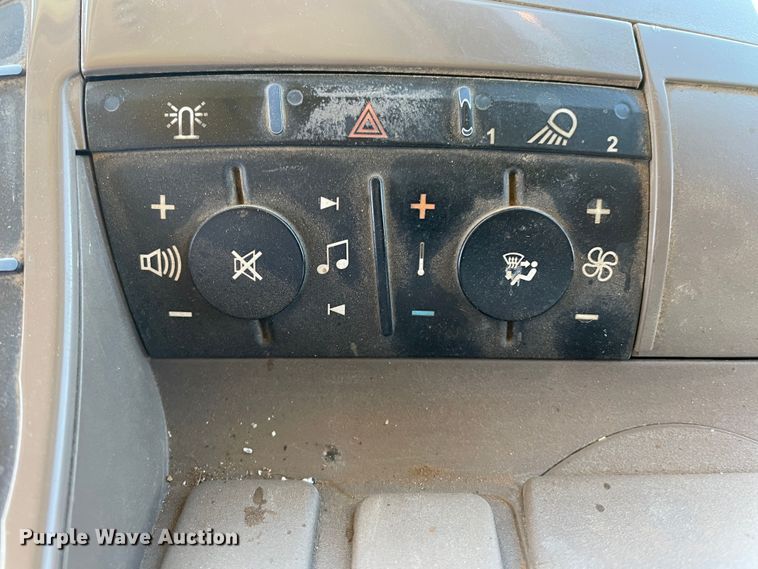 image for item DJ5140 2015 John Deere 9570R Scraper Special  4WD tractor