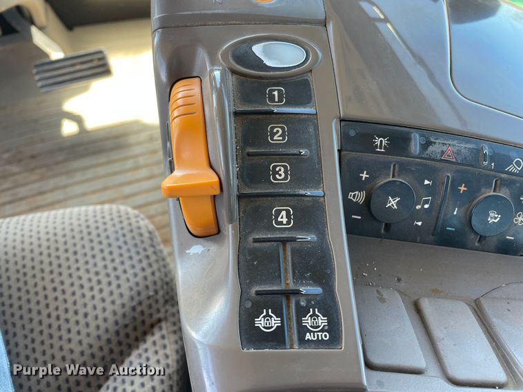 image for item DJ5140 2015 John Deere 9570R Scraper Special  4WD tractor