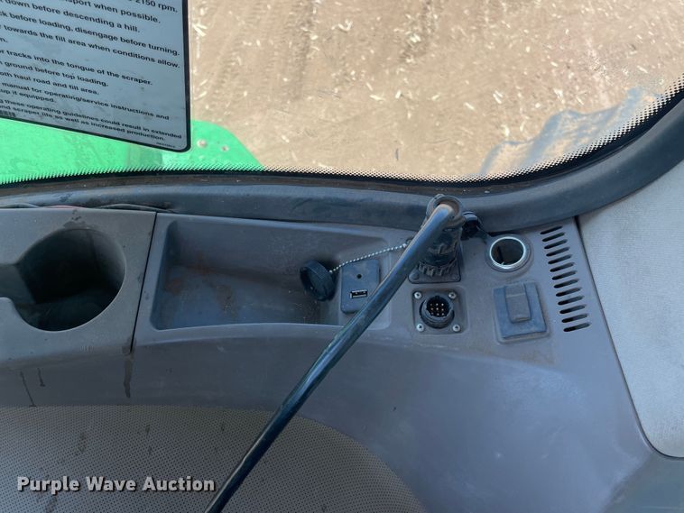 image for item DJ5140 2015 John Deere 9570R Scraper Special  4WD tractor