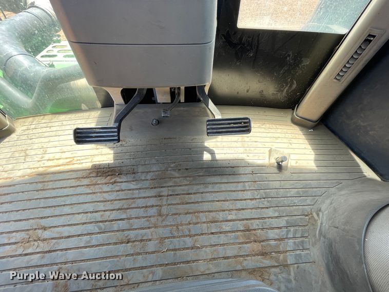 image for item DJ5140 2015 John Deere 9570R Scraper Special  4WD tractor