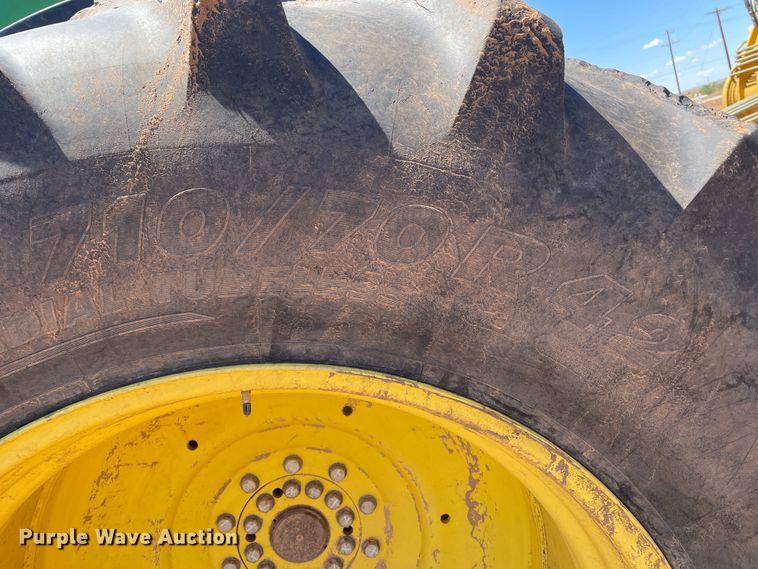 image for item DJ5140 2015 John Deere 9570R Scraper Special  4WD tractor