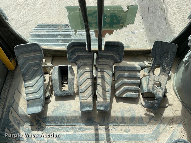 image for item DJ5141 2015 Volvo EC480EL  excavator