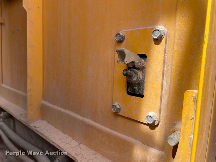 image for item DJ5141 2015 Volvo EC480EL  excavator