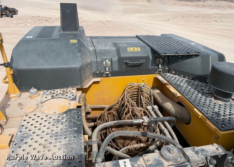 image for item DJ5141 2015 Volvo EC480EL  excavator