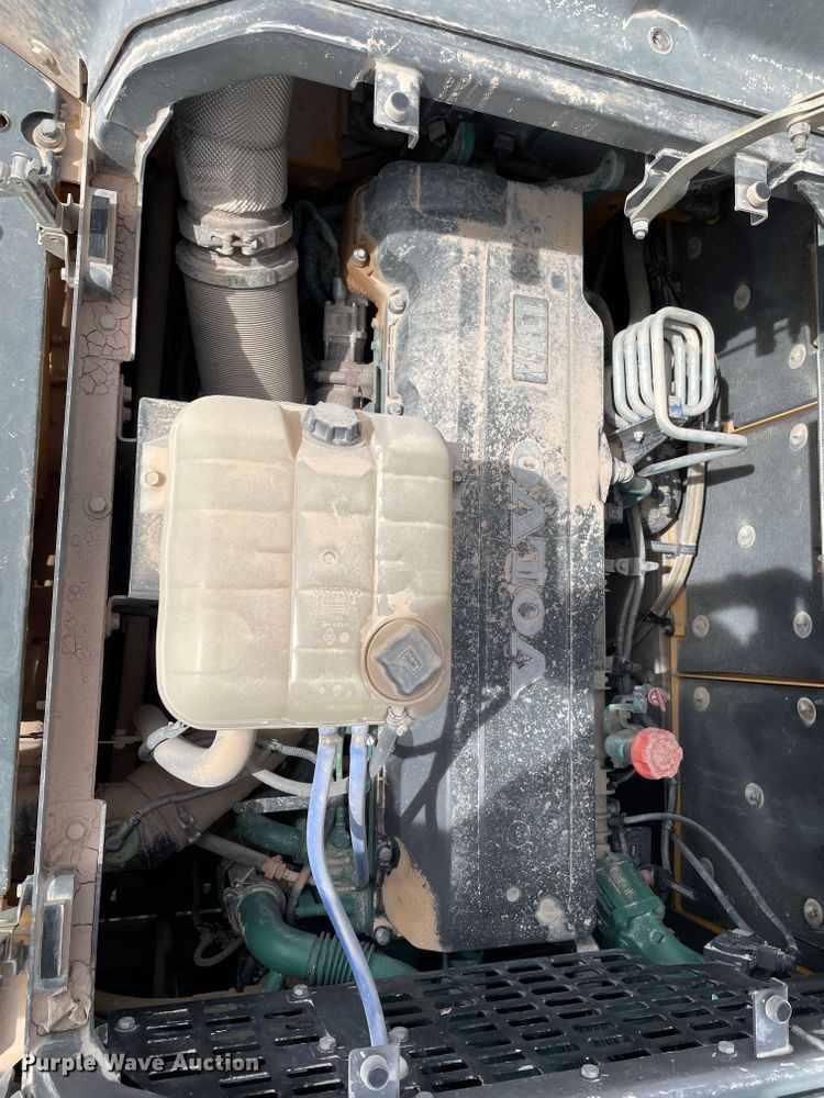 image for item DJ5141 2015 Volvo EC480EL  excavator