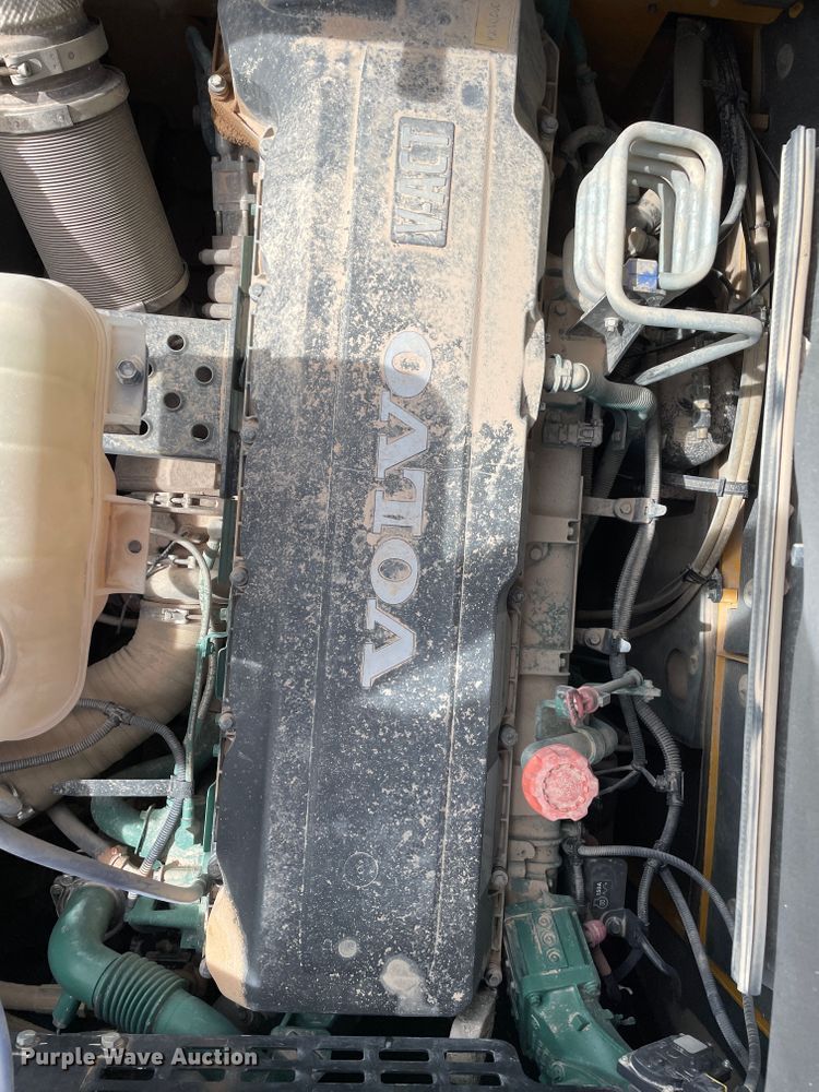 image for item DJ5141 2015 Volvo EC480EL  excavator