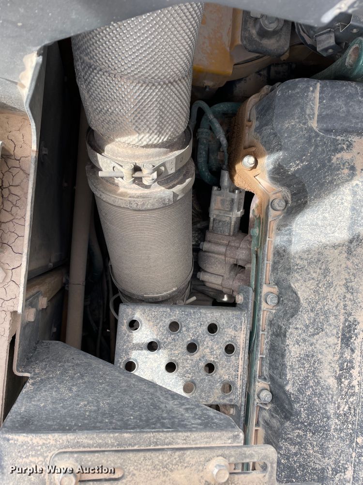 image for item DJ5141 2015 Volvo EC480EL  excavator