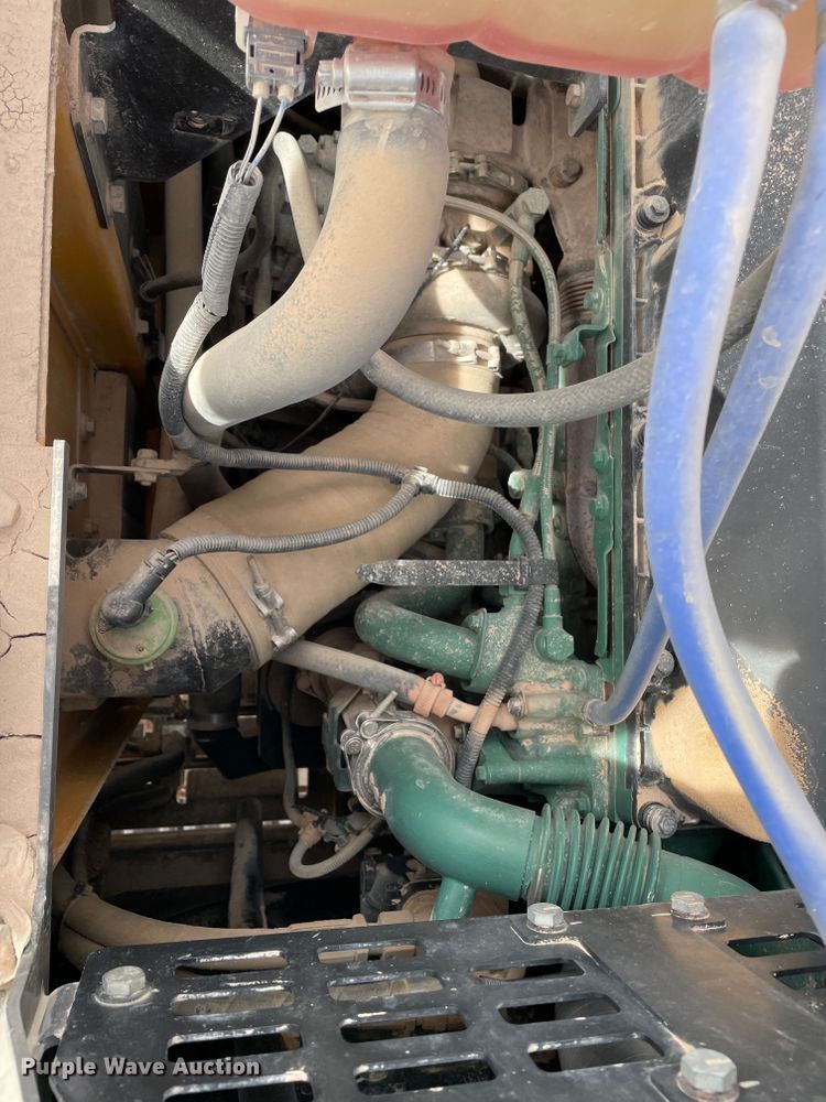 image for item DJ5141 2015 Volvo EC480EL  excavator