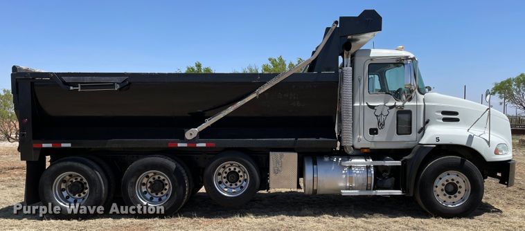 image for item DJ5146 2007 Mack CXN612  dump truck