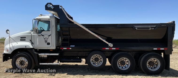 image for item DJ5146 2007 Mack CXN612  dump truck