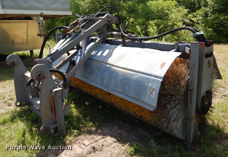 image for item DK0937 1997 Holms SAHL300  10' W broom