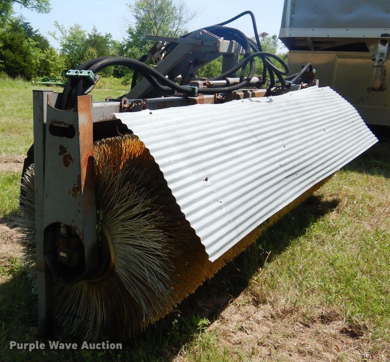 image for item DK0937 1997 Holms SAHL300  10' W broom