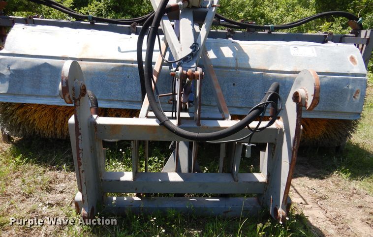 image for item DK0937 1997 Holms SAHL300  10' W broom