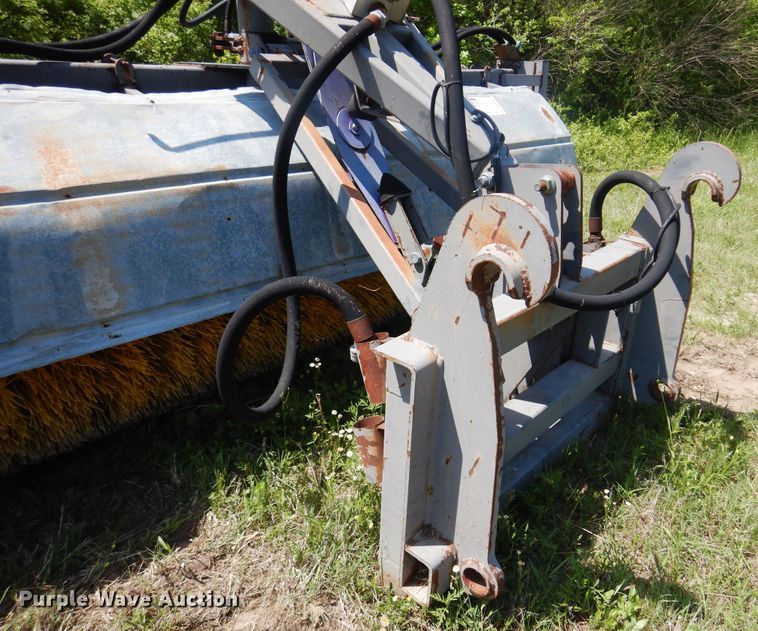 image for item DK0937 1997 Holms SAHL300  10' W broom