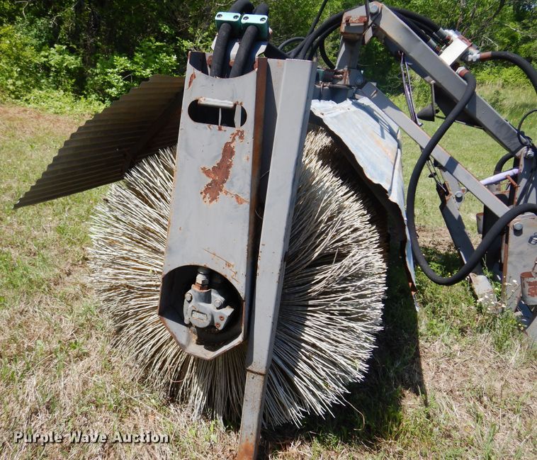 image for item DK0937 1997 Holms SAHL300  10' W broom