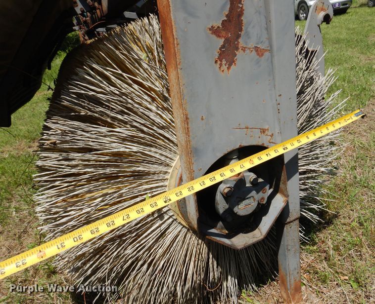 image for item DK0937 1997 Holms SAHL300  10' W broom