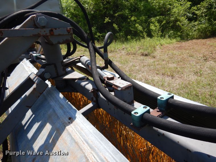 image for item DK0937 1997 Holms SAHL300  10' W broom