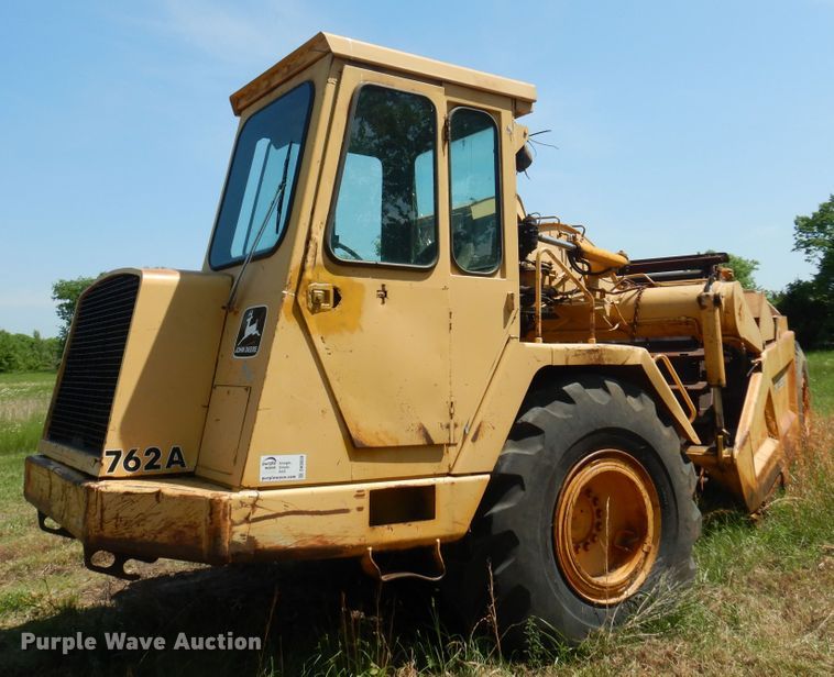 image for item DK0939 1985 John Deere 762A  elevating scraper