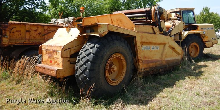 image for item DK0939 1985 John Deere 762A  elevating scraper