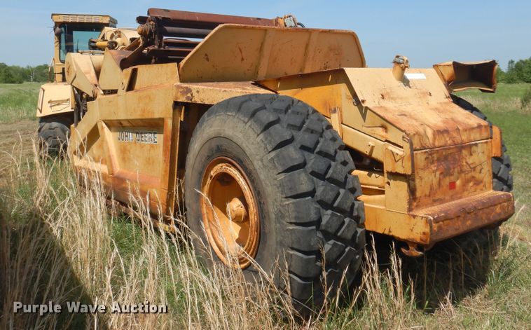 image for item DK0939 1985 John Deere 762A  elevating scraper