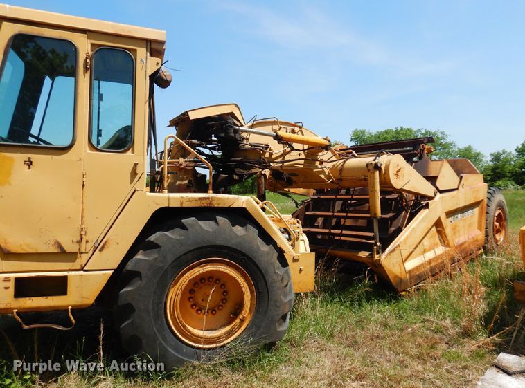 image for item DK0939 1985 John Deere 762A  elevating scraper