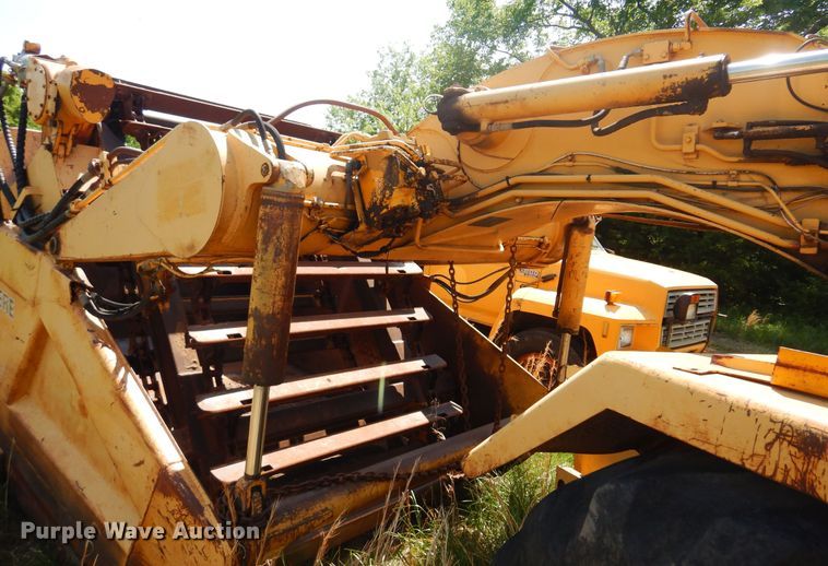 image for item DK0939 1985 John Deere 762A  elevating scraper