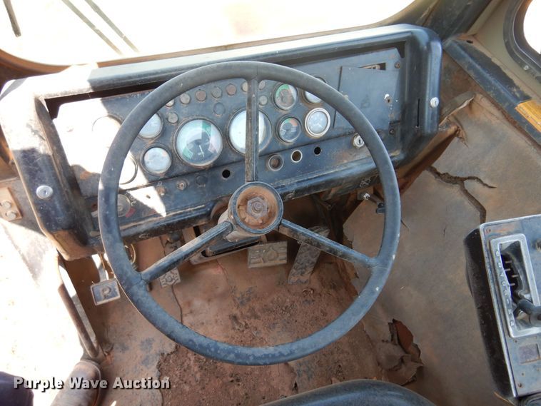 image for item DK0939 1985 John Deere 762A  elevating scraper