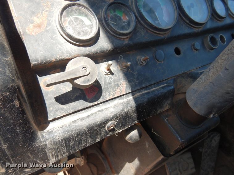 image for item DK0939 1985 John Deere 762A  elevating scraper