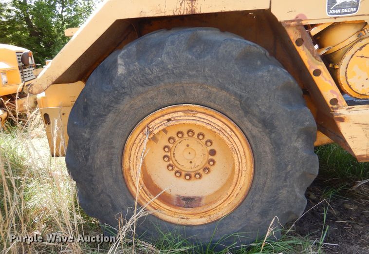 image for item DK0939 1985 John Deere 762A  elevating scraper