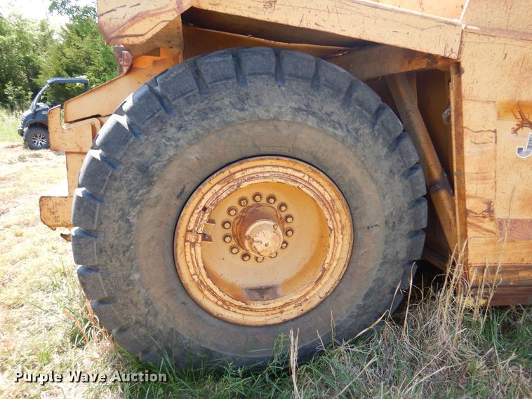 image for item DK0939 1985 John Deere 762A  elevating scraper