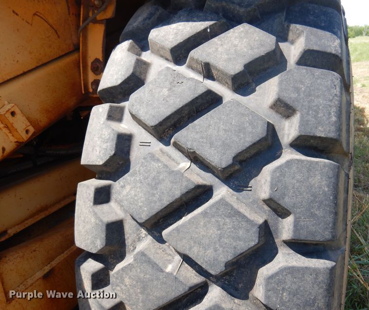 image for item DK0939 1985 John Deere 762A  elevating scraper