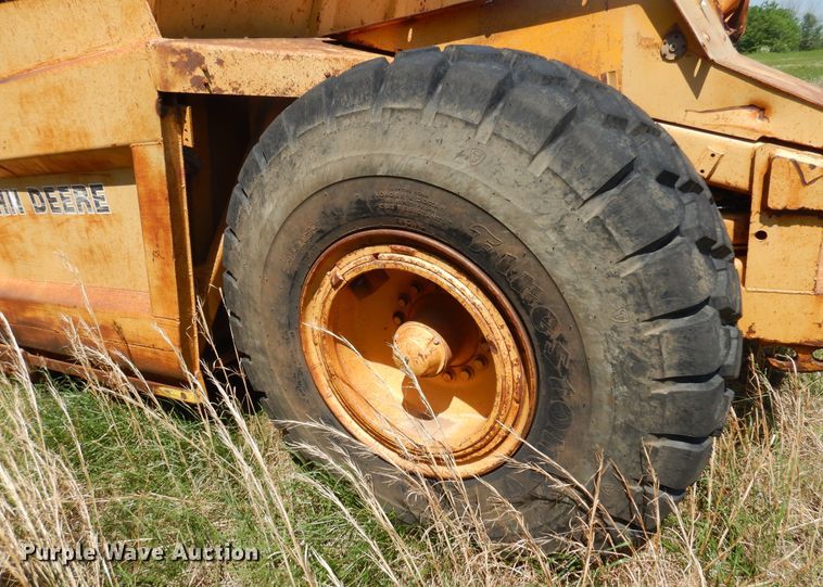 image for item DK0939 1985 John Deere 762A  elevating scraper