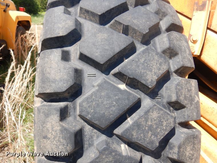 image for item DK0939 1985 John Deere 762A  elevating scraper