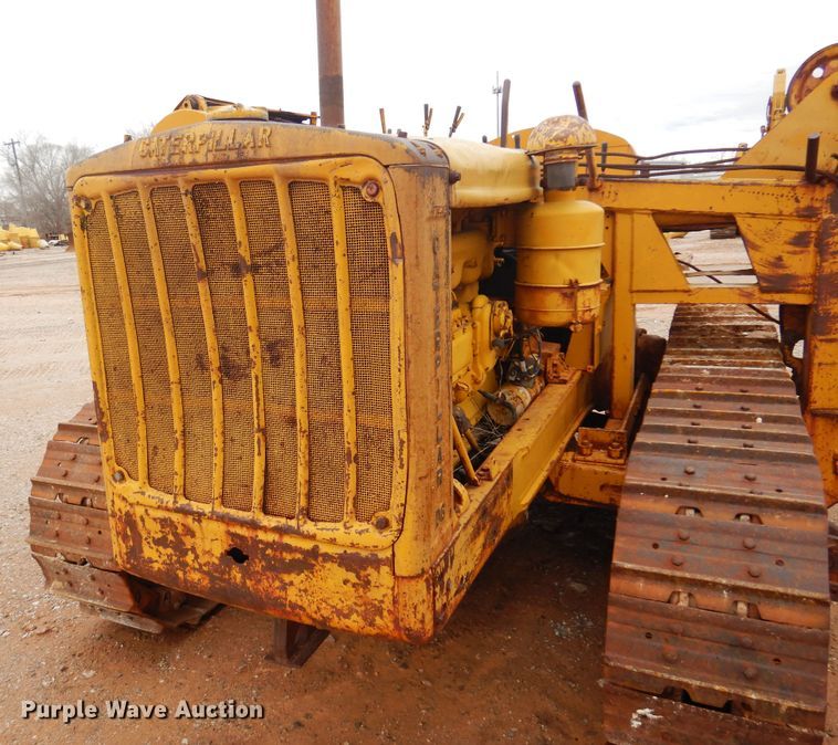 image for item DK3621 1971 Caterpillar D6  pipelayer